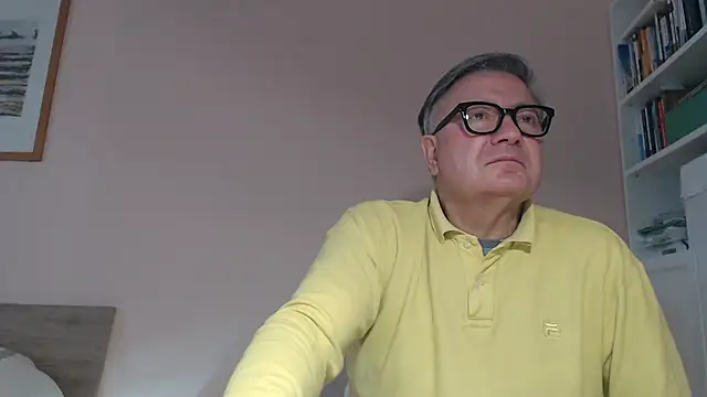 Snapshot of YOU6me chatting on March 29, 4:18 pm YOU6me online show from March 29, 4:18 pm