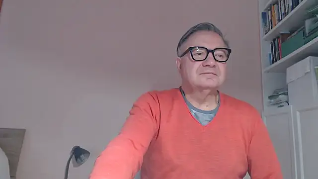 Snapshot of YOU6me chatting on April 2, 6:44 am YOU6me online show from April 2, 6:44 am