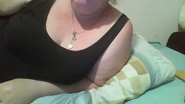 chubbypeach123 online show from September 15, 9:26 pm