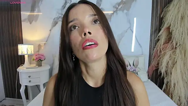 hannahill69 online show from March 4, 4:40 am