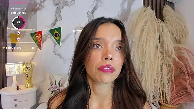 hannahill69 online show from June 25, 5:12 am