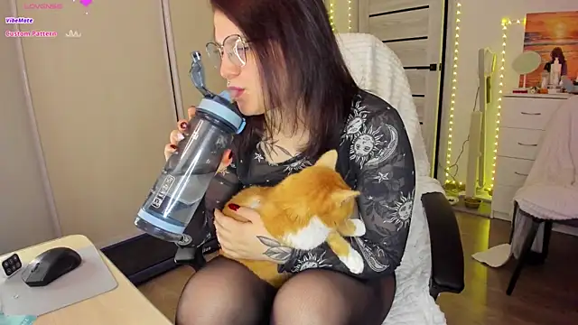 Ophelia mm online show from December 16, 5:23 am