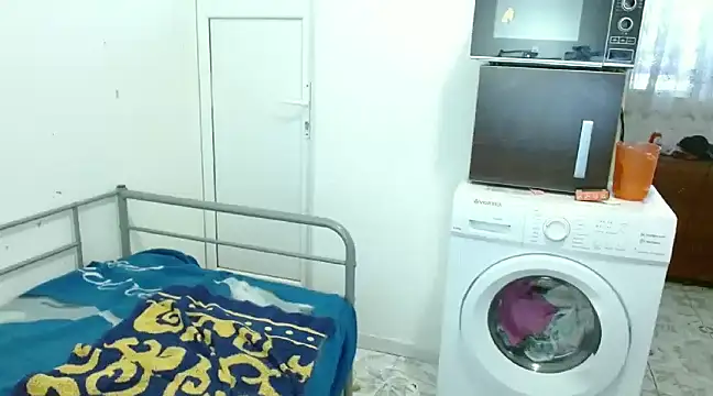 Snapshot of RidemerafSuzana chatting on March 19, 10:55 am RidemerafSuzana online show from March 19, 10:55 am