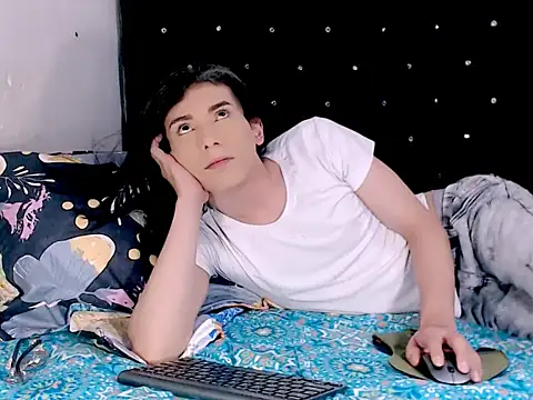 Snapshot of camii_extrange chatting on March 14, 6:35 pm camii extrange online show from March 14, 6:35 pm