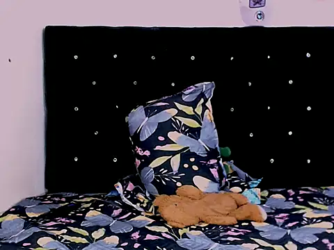 Snapshot of camii_extrange chatting on March 26, 8:58 pm camii extrange online show from March 26, 8:58 pm