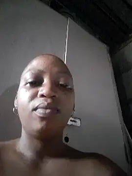 Snapshot of winterqueenx chatting on March 9, 4:05 am winterqueenx online show from March 9, 4:05 am