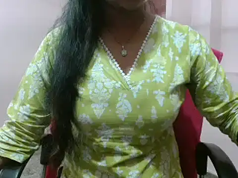 LovingPihu online show from February 18, 11:55 am