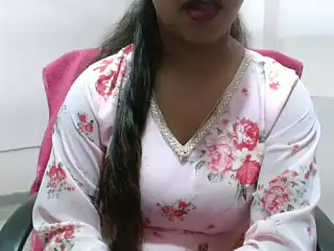 LovingPihu online show from February 28, 11:03 am