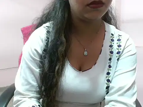 LovingPihu online show from March 4, 5:42 am