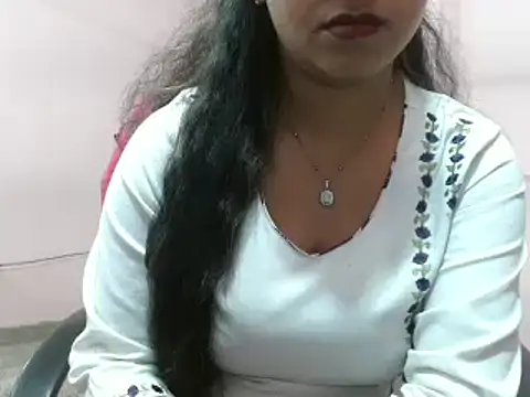 LovingPihu online show from March 4, 11:51 am
