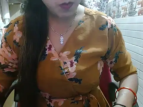 Snapshot of LovingPihu chatting on March 27, 5:24 am LovingPihu online show from March 27, 5:24 am