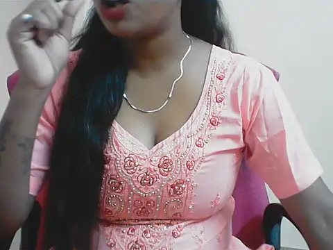LovingPihu online show from July 26, 5:15 am