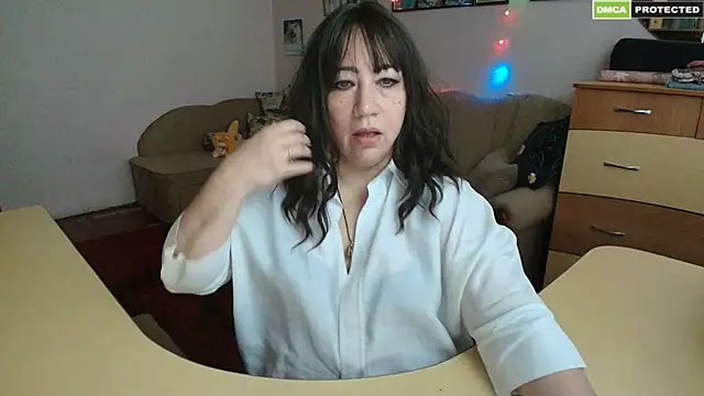 Lucretia Goldi  online show from January 1, 12:22 pm