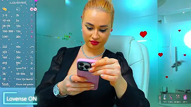 Snapshot of sassy_madeline chatting on December 7, 4:31 am sassy madeline online show from December 7, 4:31 am
