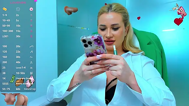 Snapshot of sassy_madeline chatting on March 14, 11:00 pm sassy madeline online show from March 14, 11:00 pm