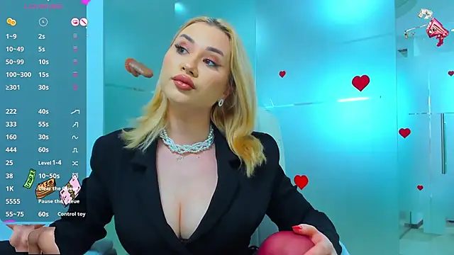Snapshot of sassy_madeline chatting on March 20, 7:35 pm sassy madeline online show from March 20, 7:35 pm