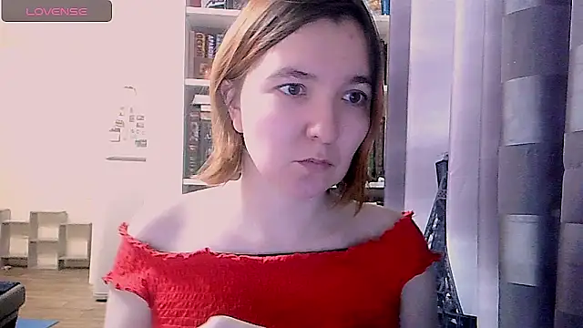 Snapshot of BrattyFoxyGirl chatting on December 7, 1:29 pm BrattyFoxyGirl online show from December 7, 1:29 pm