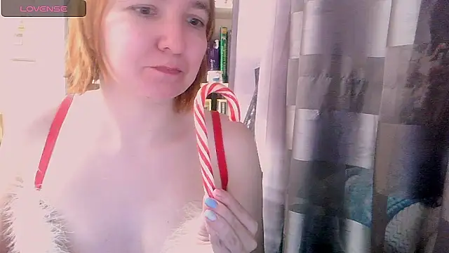 Snapshot of BrattyFoxyGirl chatting on December 25, 4:22 pm BrattyFoxyGirl online show from December 25, 4:22 pm