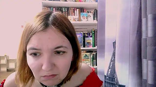 Snapshot of BrattyFoxyGirl chatting on February 17, 8:15 pm BrattyFoxyGirl online show from February 17, 8:15 pm
