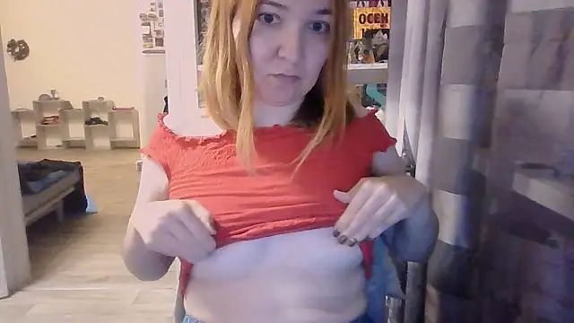 Snapshot of BrattyFoxyGirl chatting on October 16, 2:29 pm BrattyFoxyGirl online show from October 16, 2:29 pm