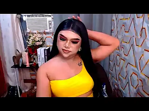 Snapshot of SweetCumFrancine chatting on May 24, 3:00 am SweetCumFrancine online show from May 24, 3:00 am