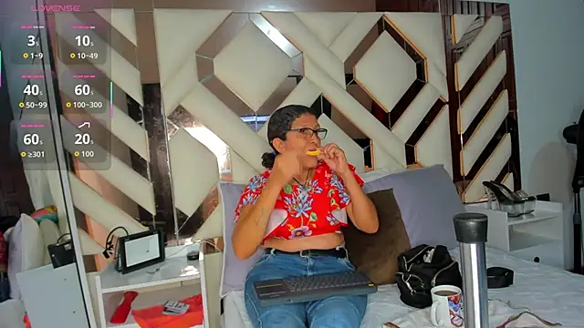 Keyla Milf online show from December 20, 3:46 am