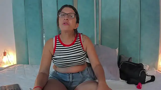 Keyla Milf online show from February 3, 10:42 am