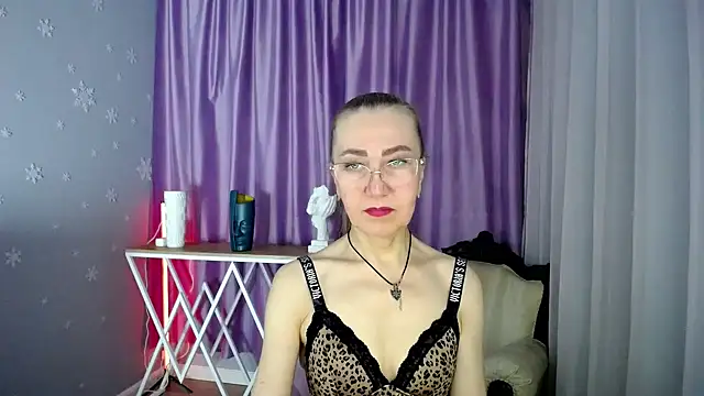 queen a n i online show from January 17, 1:46 pm