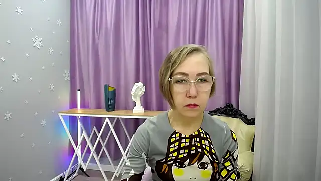 queen a n i online show from November 17, 12:00 pm