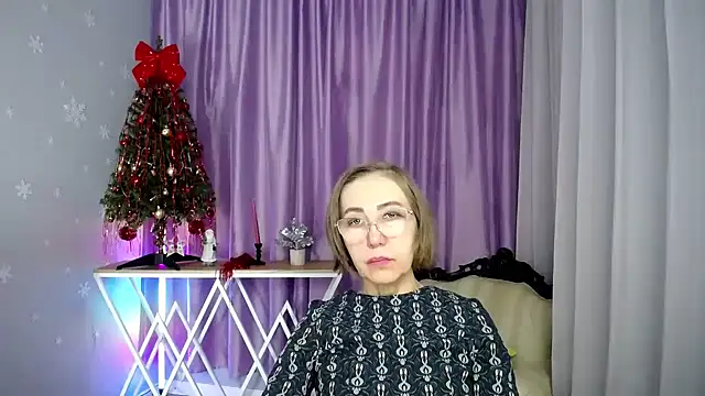 queen a n i online show from February 1, 1:42 pm