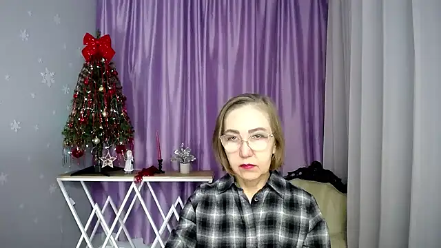 Snapshot of queen_a_n_i chatting on February 26, 7:07 am queen a n i online show from February 26, 7:07 am