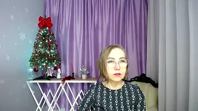 Snapshot of queen_a_n_i chatting on March 2, 7:15 am queen a n i online show from March 2, 7:15 am