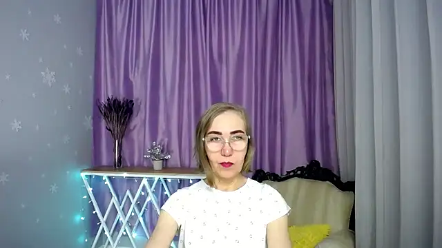 queen a n i online show from April 23, 9:52 am