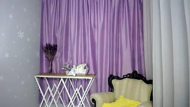 queen a n i online show from April 28, 7:24 am