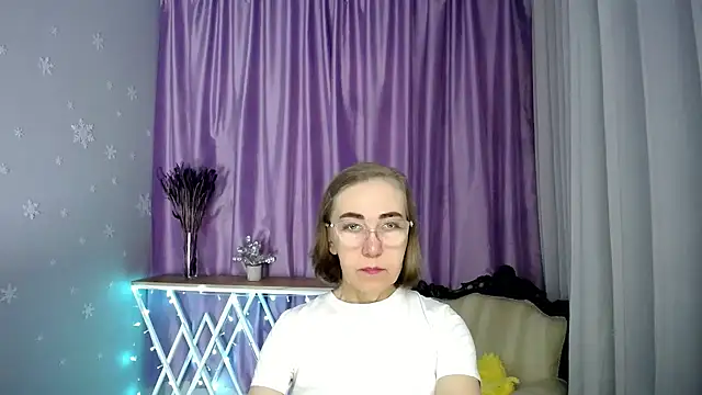 queen a n i online show from May 3, 7:14 am