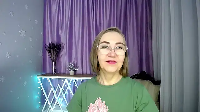 queen a n i online show from May 4, 8:54 am