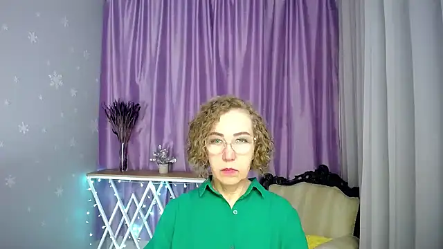 queen a n i online show from May 16, 8:33 am