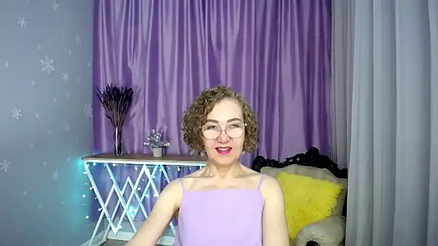 queen a n i online show from May 17, 9:49 am