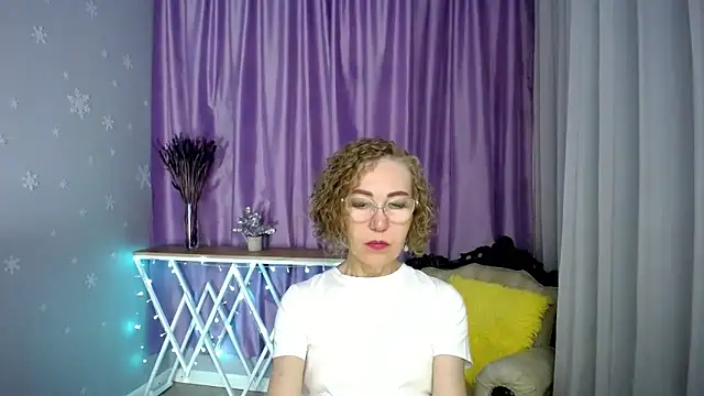 queen a n i online show from May 24, 7:35 am