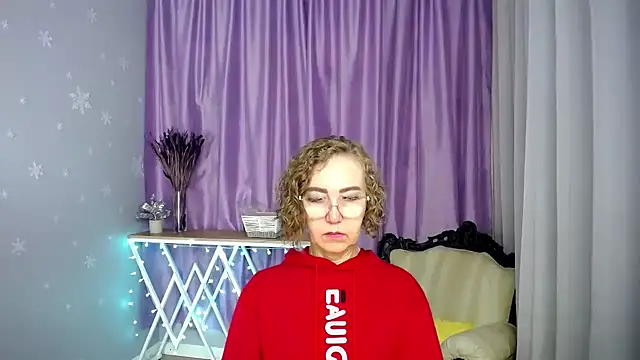 queen a n i online show from June 18, 5:51 am
