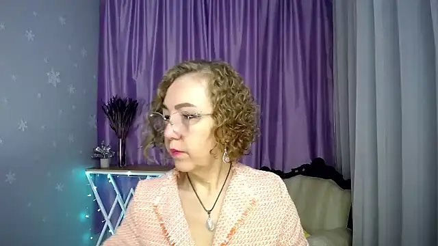 queen a n i online show from June 19, 6:07 am