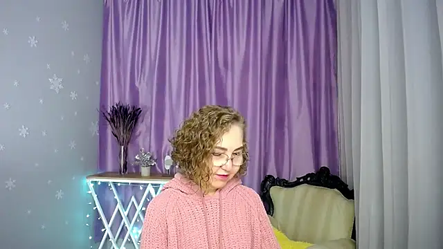 queen a n i online show from July 20, 5:55 am