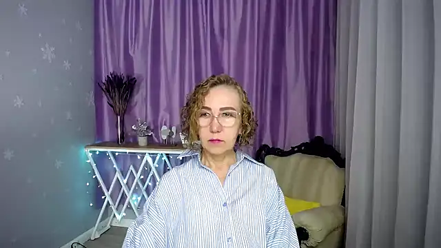queen a n i online show from July 22, 6:16 am