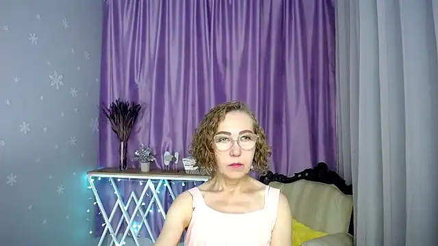 queen a n i online show from July 25, 7:28 am