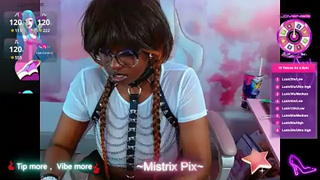 Pixiebob25 online show from December 6, 11:22 am