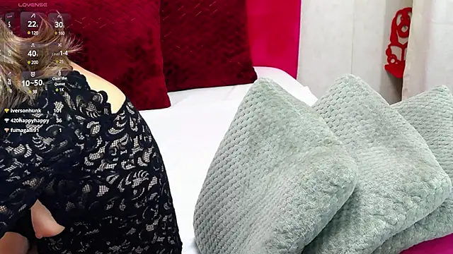 LoraDelNiro online show from January 9, 4:39 pm