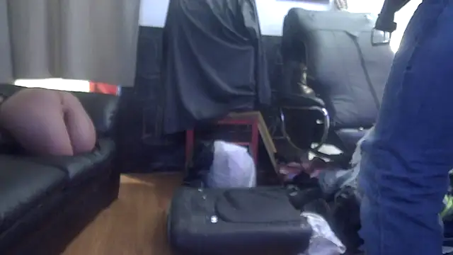 Snapshot of TheHellBilly chatting on February 17, 10:23 am TheHellBilly online show from February 17, 10:23 am