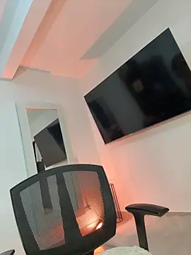 Snapshot of kem_hott chatting on October 10, 4:55 am kem hott online show from October 10, 4:55 am