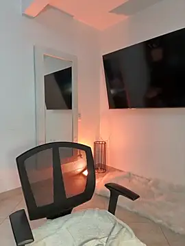 Snapshot of kem_hott chatting on October 20, 5:30 am kem hott online show from October 20, 5:30 am