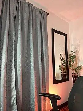 Snapshot of kem_hott chatting on March 27, 5:13 am kem hott online show from March 27, 5:13 am